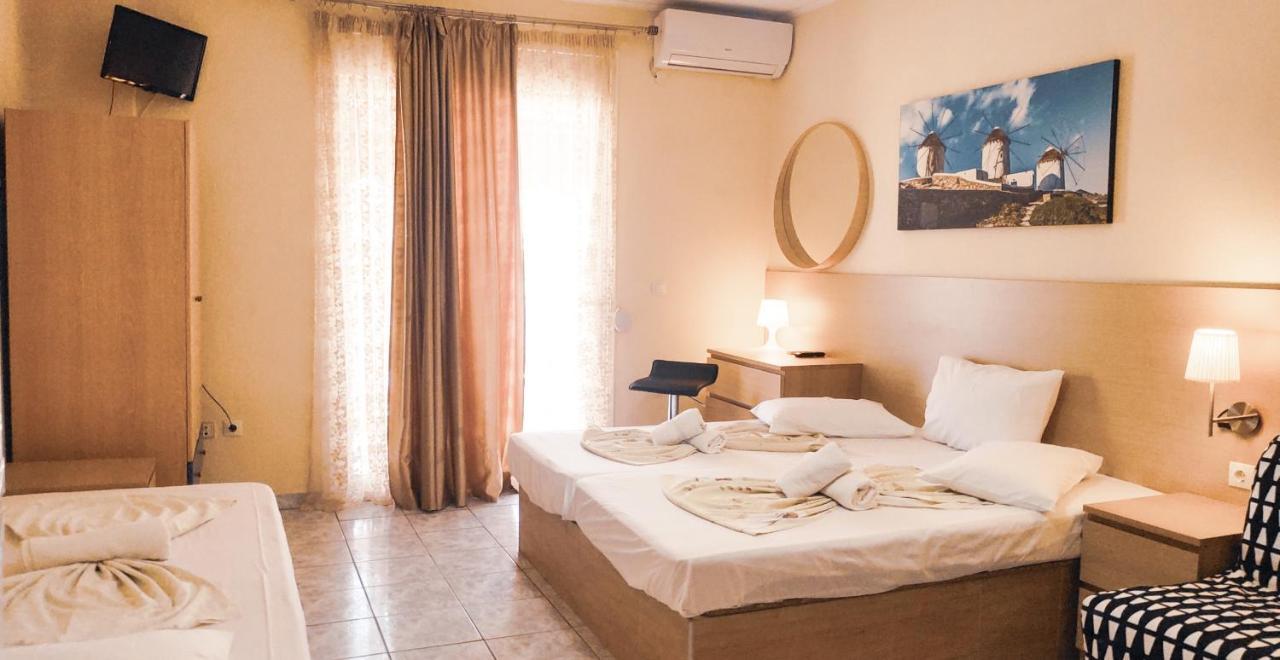 Jimmy'S Rooms Nea Potidea Bagian luar foto