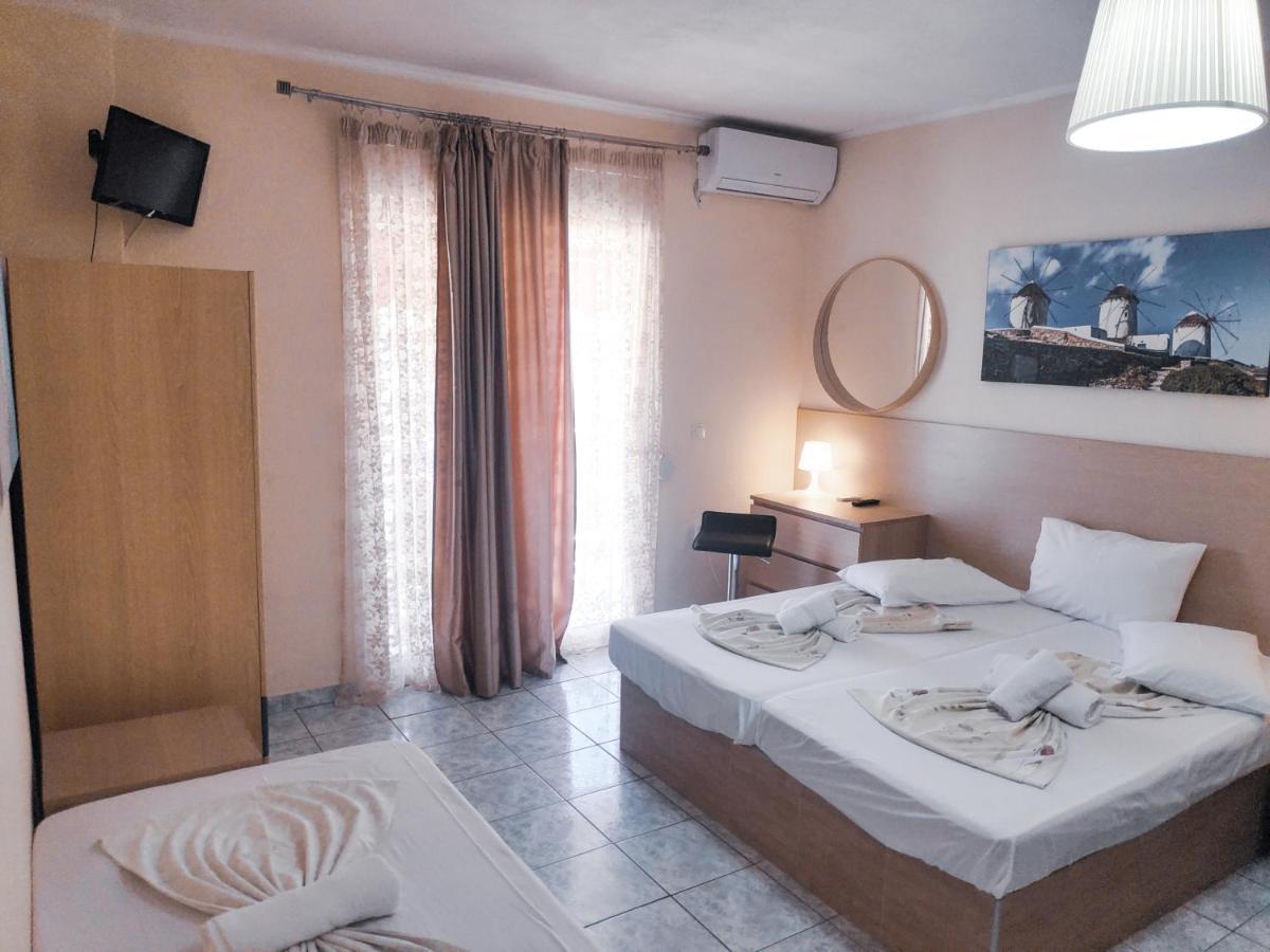 Jimmy'S Rooms Nea Potidea Bagian luar foto